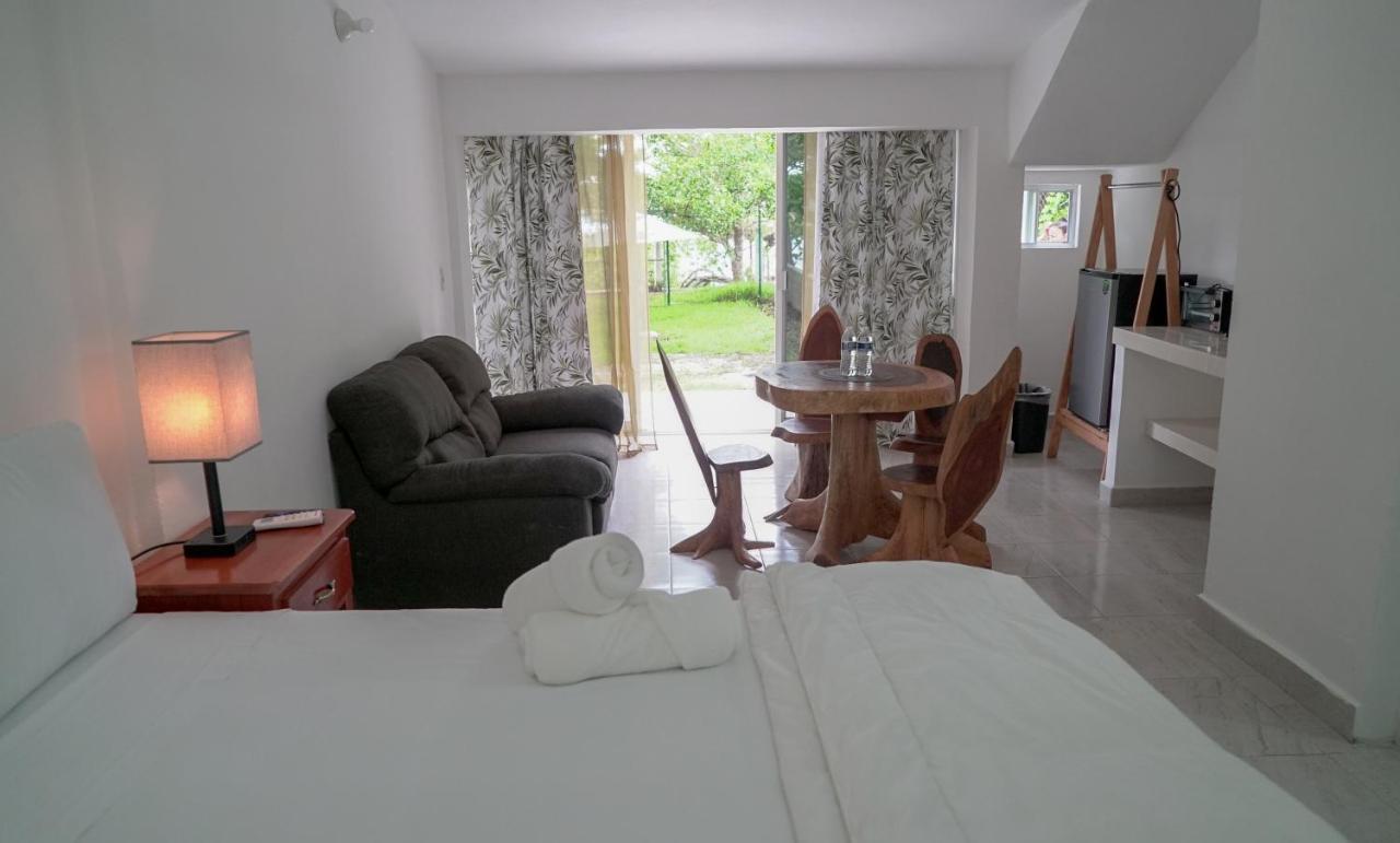 Suites Pancho Villas Bacalar - Lagoon View Exteriör bild
